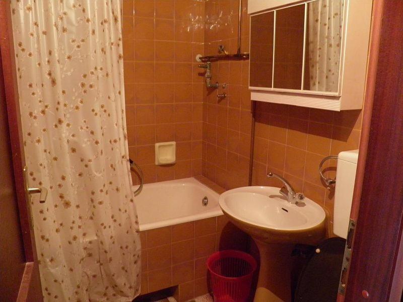 Apartments Angela - With Beautiful Courtyard Брела Екстериор снимка