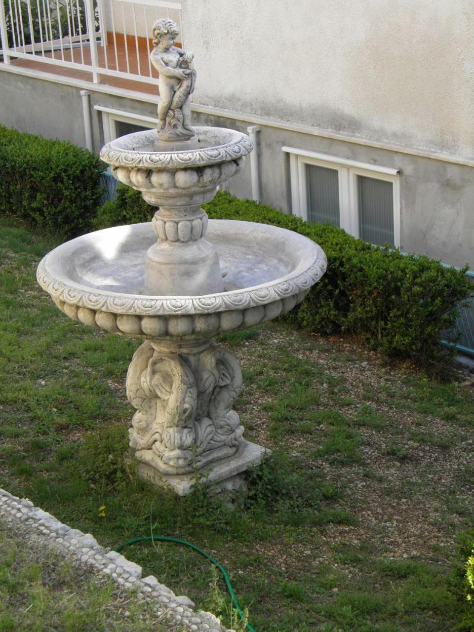 Apartments Angela - With Beautiful Courtyard Брела Екстериор снимка
