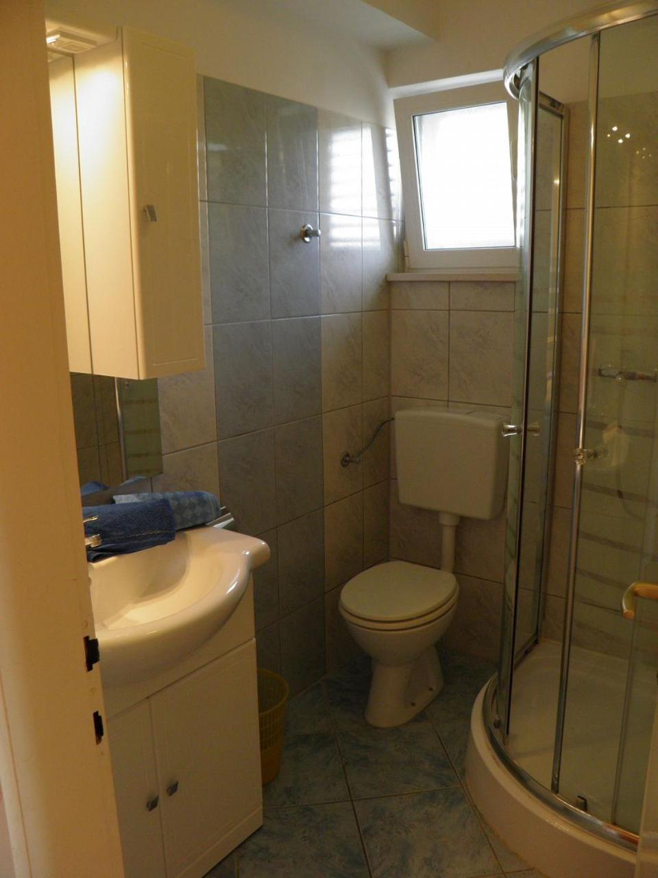 Apartments Angela - With Beautiful Courtyard Брела Екстериор снимка
