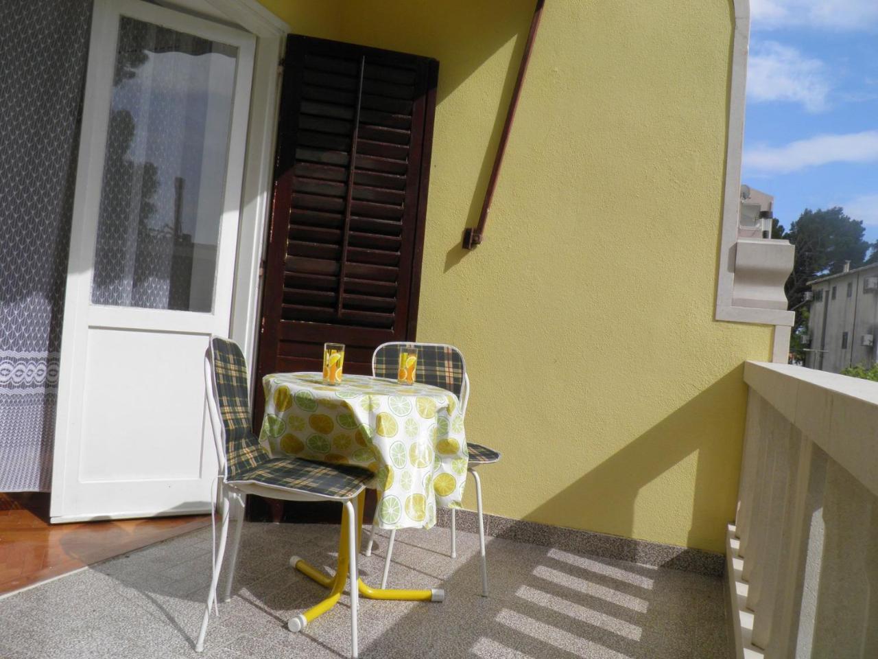 Apartments Angela - With Beautiful Courtyard Брела Екстериор снимка