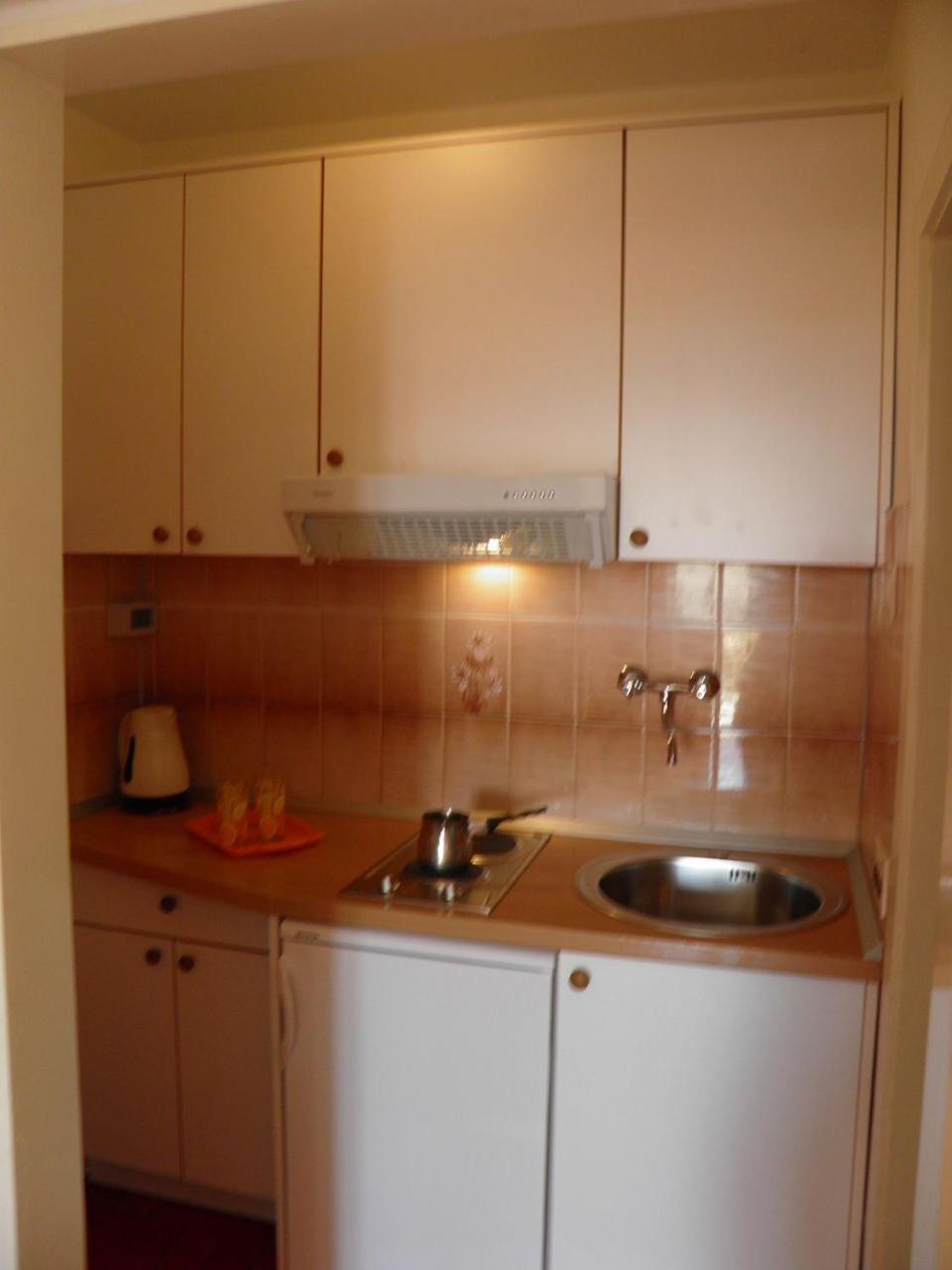 Apartments Angela - With Beautiful Courtyard Брела Екстериор снимка