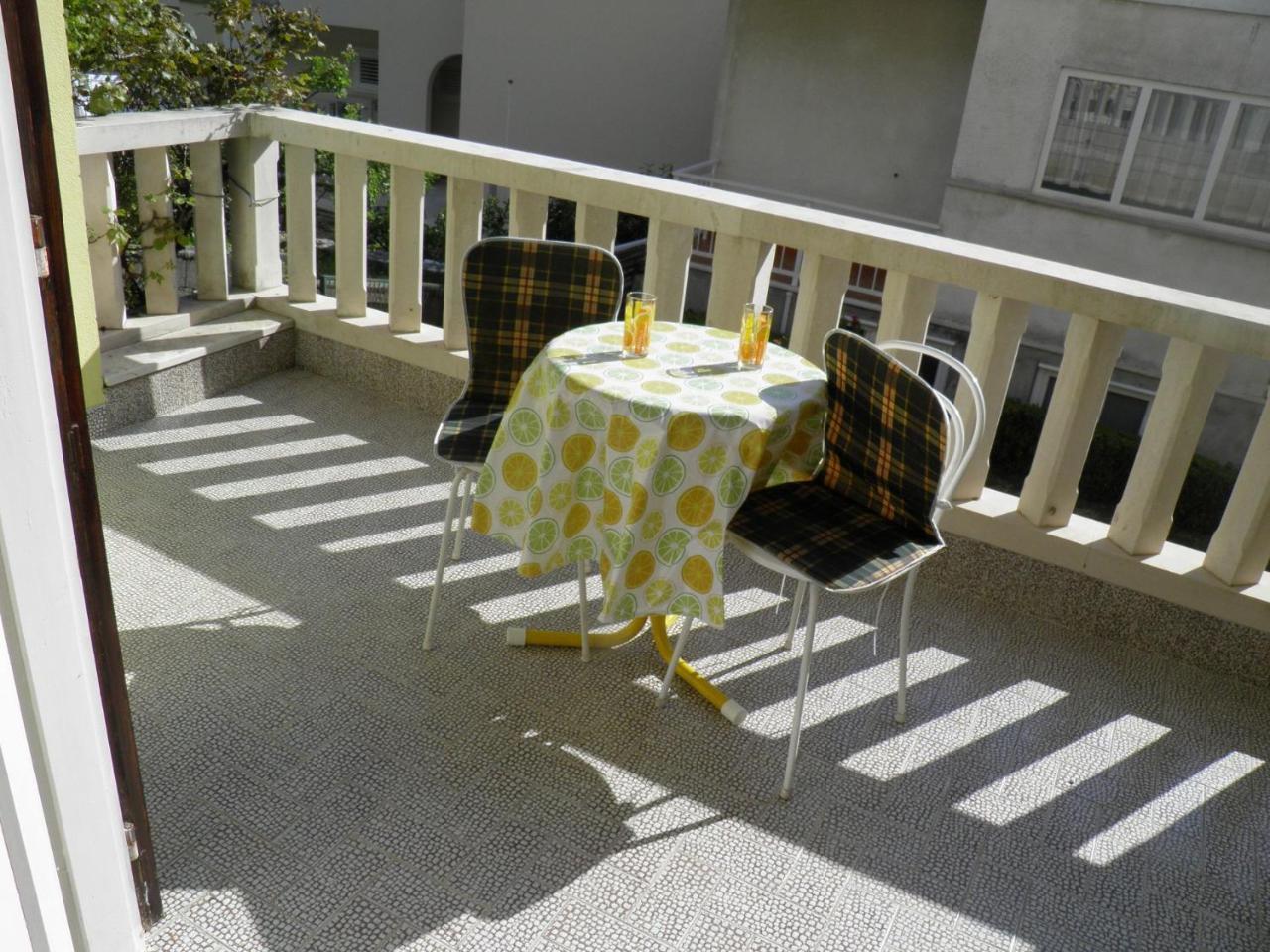 Apartments Angela - With Beautiful Courtyard Брела Екстериор снимка