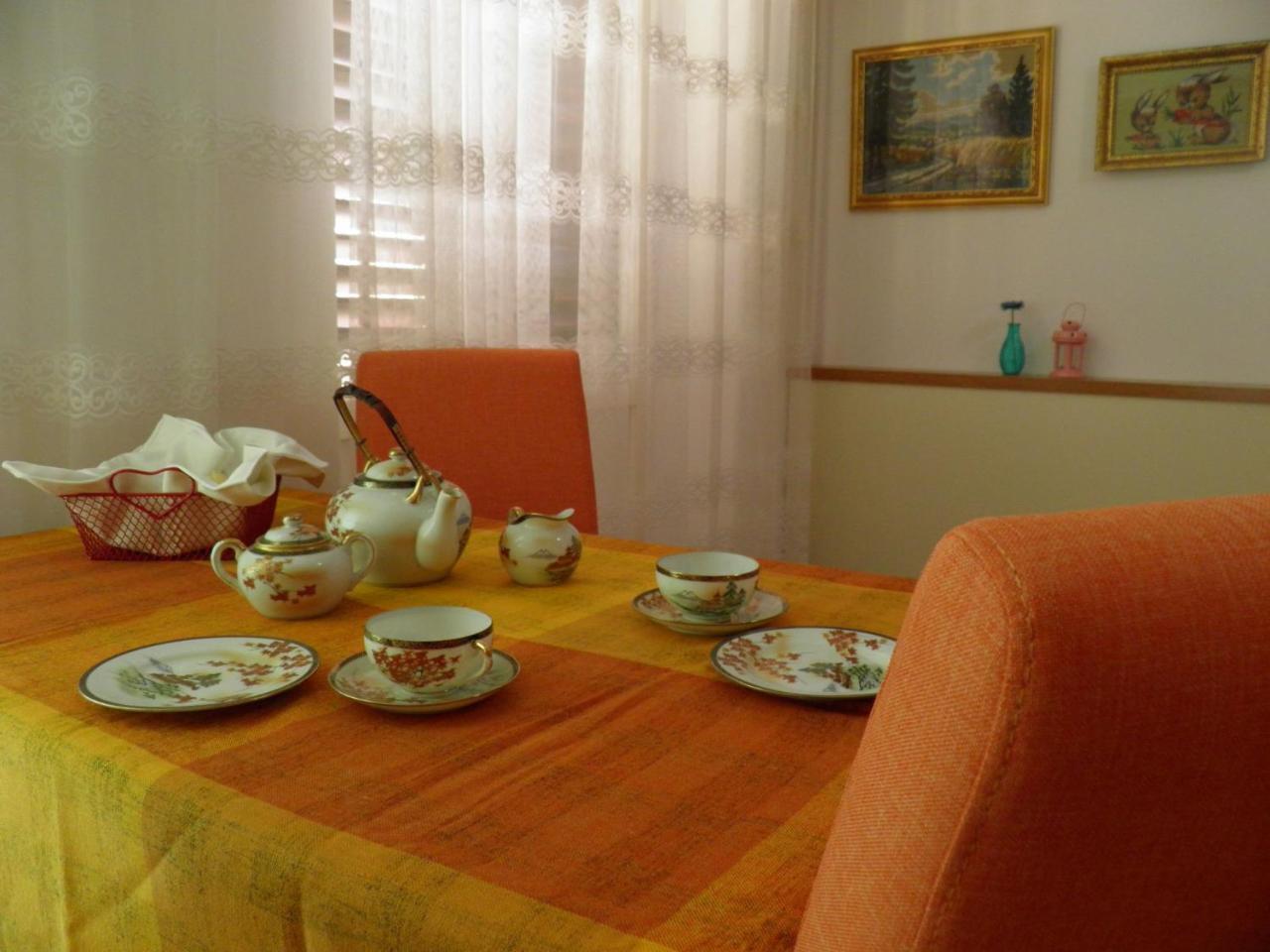 Apartments Angela - With Beautiful Courtyard Брела Екстериор снимка